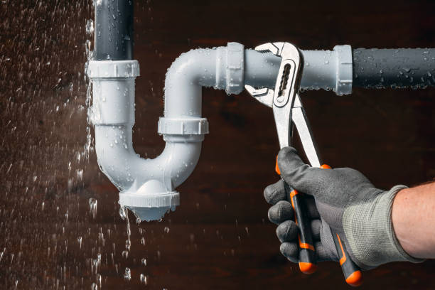 Professional Emergency Plumber technician working in Glen Gardner, NJ